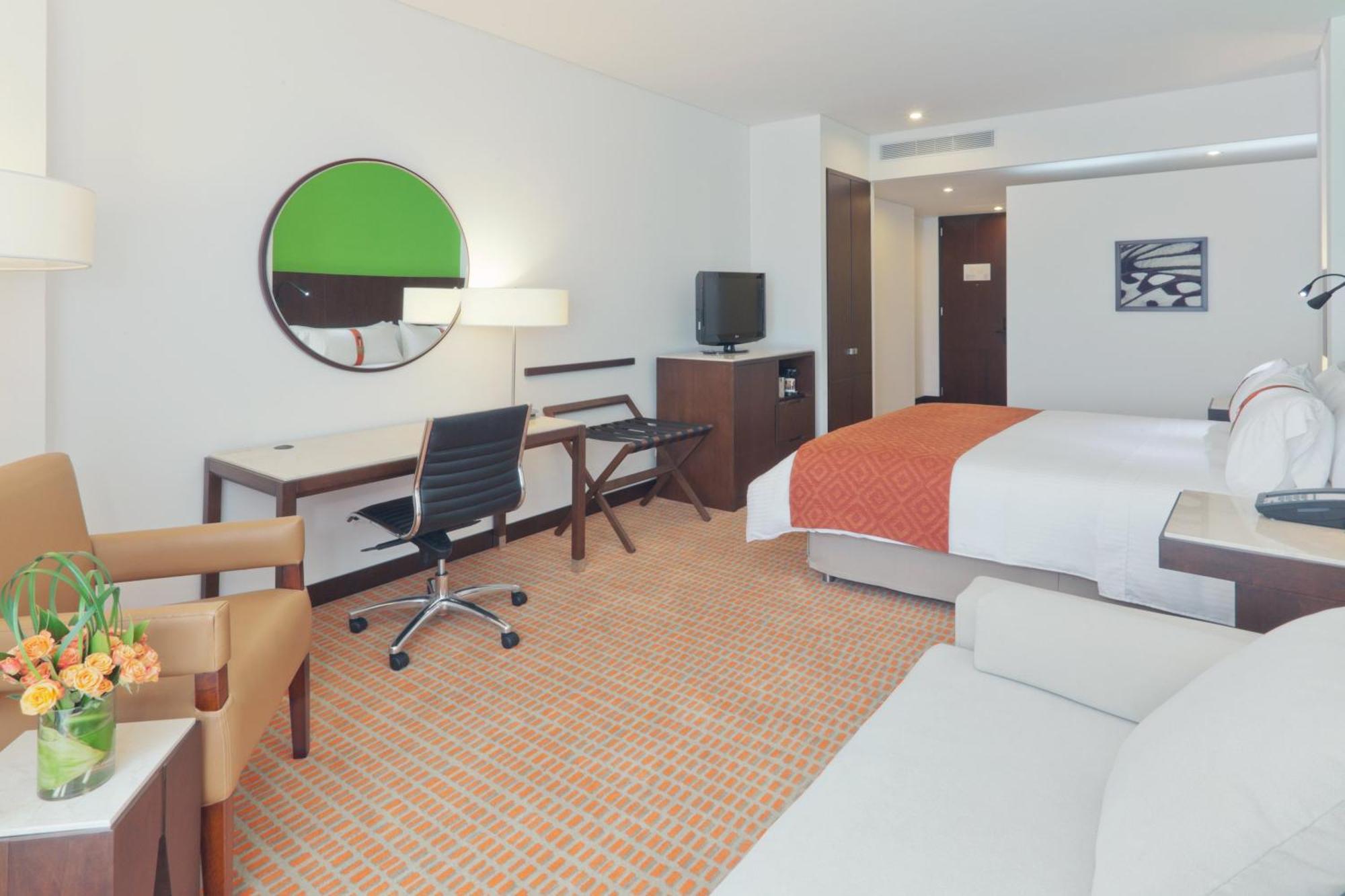 Holiday Inn Bogota Airport Bagian luar foto