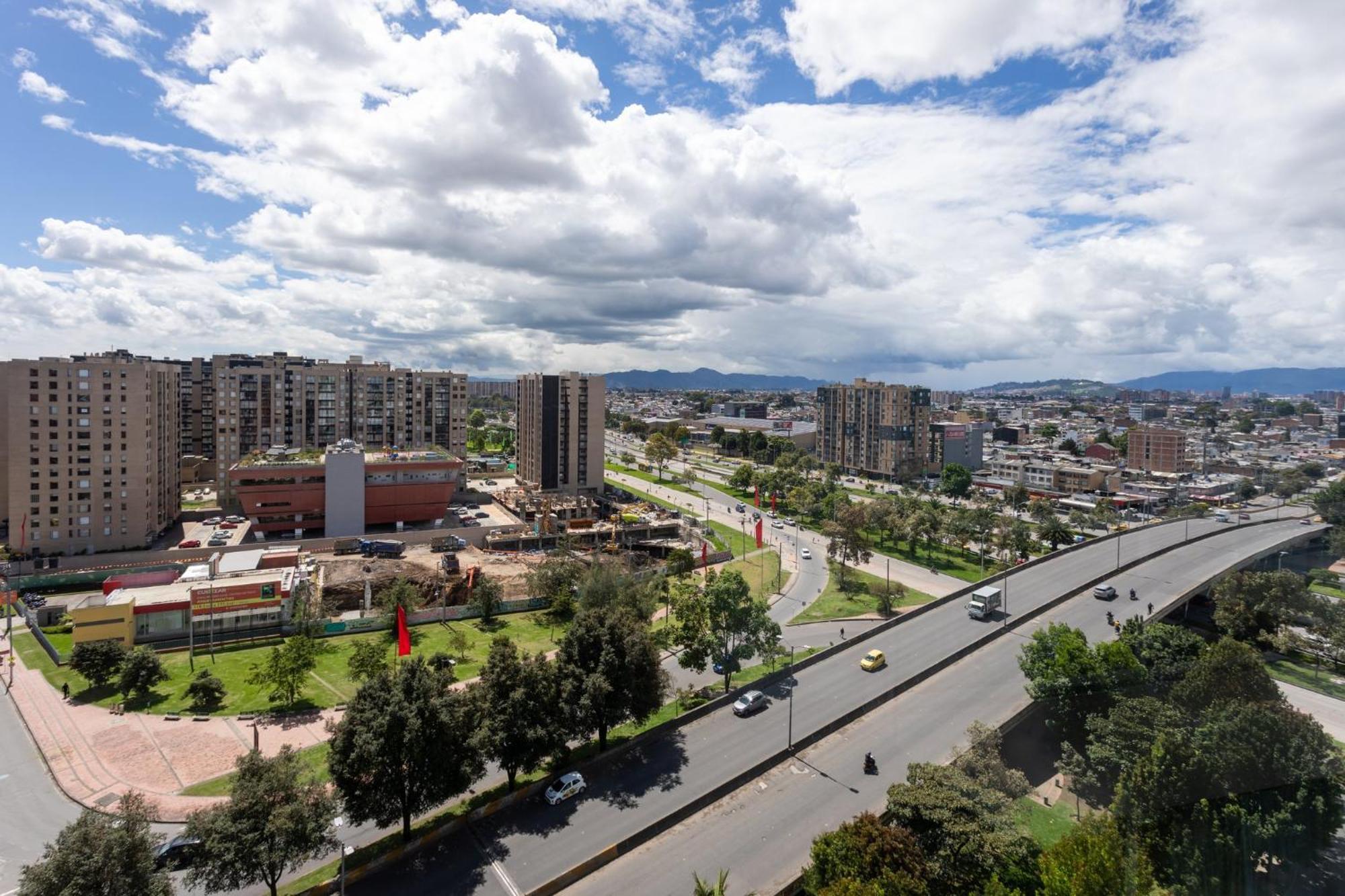 Holiday Inn Bogota Airport Bagian luar foto